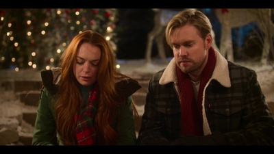 Falling_For_Christmas_2022_1080p_LLP_005930.jpg