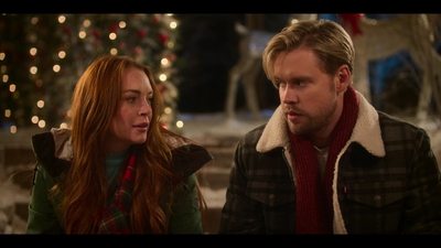 Falling_For_Christmas_2022_1080p_LLP_005950.jpg