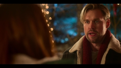Falling_For_Christmas_2022_1080p_LLP_005977.jpg