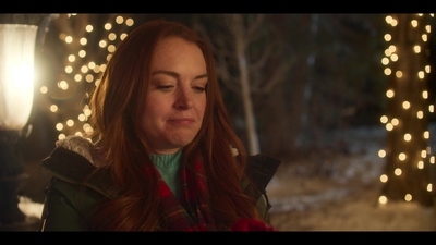 Falling_For_Christmas_2022_1080p_LLP_006049.jpg