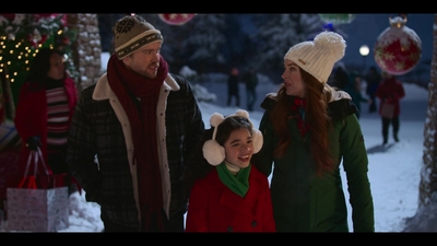 Click to view full size image
==============
Falling_For_Christmas_2022_1080p_LLP_006100.jpg Falling_For_Christmas_2022_1080p_LLP_006100.jpg