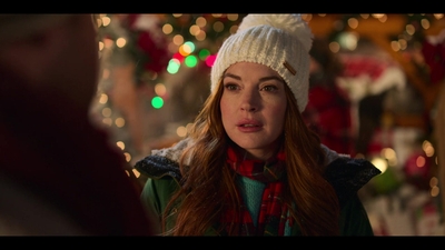 Falling_For_Christmas_2022_1080p_LLP_006172.jpg