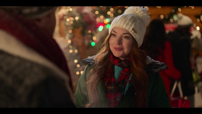 Falling_For_Christmas_2022_1080p_LLP_006213.jpg