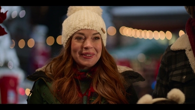 Falling_For_Christmas_2022_1080p_LLP_006362.jpg