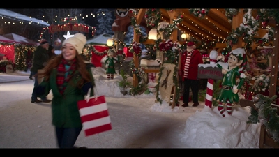 Falling_For_Christmas_2022_1080p_LLP_006466.jpg