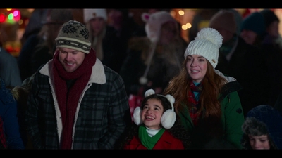 Falling_For_Christmas_2022_1080p_LLP_006486.jpg