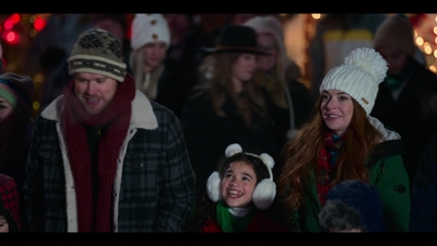 Falling_For_Christmas_2022_1080p_LLP_006488.jpg