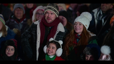 Falling_For_Christmas_2022_1080p_LLP_006532.jpg