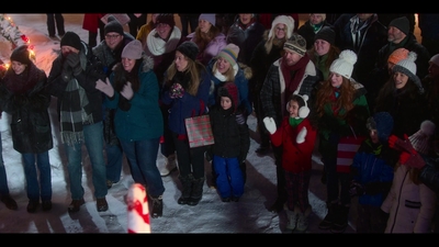 Falling_For_Christmas_2022_1080p_LLP_006560.jpg