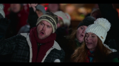Falling_For_Christmas_2022_1080p_LLP_006595.jpg