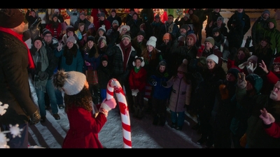 Falling_For_Christmas_2022_1080p_LLP_006598.jpg