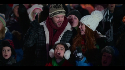 Falling_For_Christmas_2022_1080p_LLP_006602.jpg