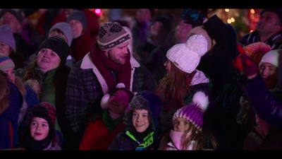 Falling_For_Christmas_2022_1080p_LLP_006642.jpg