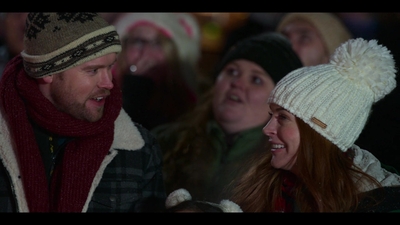 Falling_For_Christmas_2022_1080p_LLP_006646.jpg