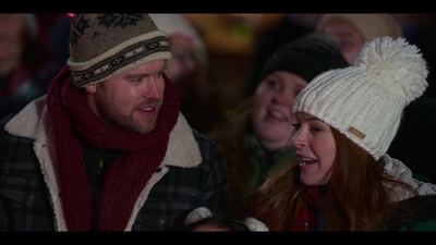 Falling_For_Christmas_2022_1080p_LLP_006650.jpg