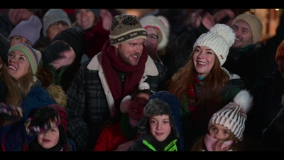 Falling_For_Christmas_2022_1080p_LLP_006664.jpg