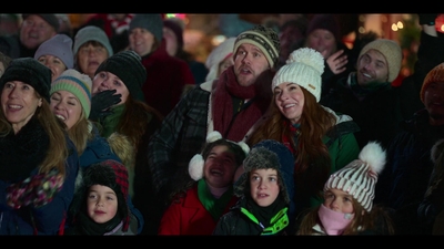 Falling_For_Christmas_2022_1080p_LLP_006672.jpg