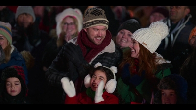 Falling_For_Christmas_2022_1080p_LLP_006696.jpg
