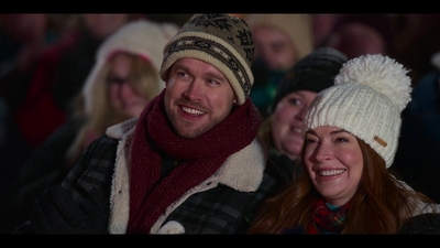 Falling_For_Christmas_2022_1080p_LLP_006701.jpg