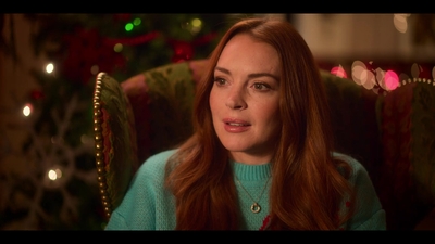 Falling_For_Christmas_2022_1080p_LLP_006818.jpg