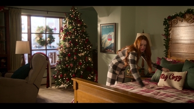 Falling_For_Christmas_2022_1080p_LLP_006976.jpg