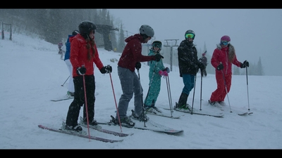 Falling_For_Christmas_2022_1080p_LLP_007138.jpg