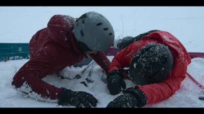 Falling_For_Christmas_2022_1080p_LLP_007247.jpg