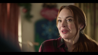 Falling_For_Christmas_2022_1080p_LLP_007732.jpg