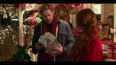 Falling_For_Christmas_2022_1080p_LLP_007800.jpg
