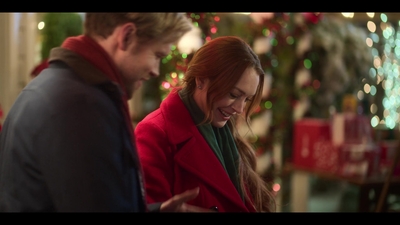 Falling_For_Christmas_2022_1080p_LLP_007807.jpg