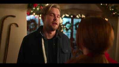Click to view full size image
==============
Falling_For_Christmas_2022_1080p_LLP_008030.jpg Falling_For_Christmas_2022_1080p_LLP_008030.jpg