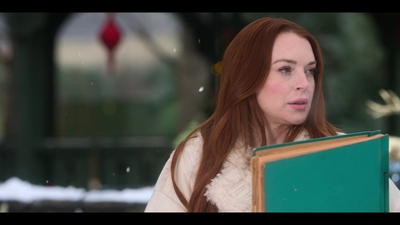 Falling_For_Christmas_2022_1080p_LLP_008498.jpg
