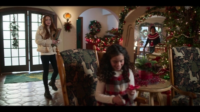 Click to view full size image
==============
Falling_For_Christmas_2022_1080p_LLP_008708.jpg Falling_For_Christmas_2022_1080p_LLP_008708.jpg