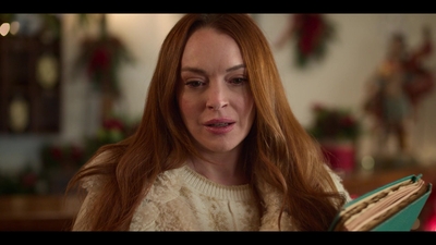Falling_For_Christmas_2022_1080p_LLP_008757.jpg