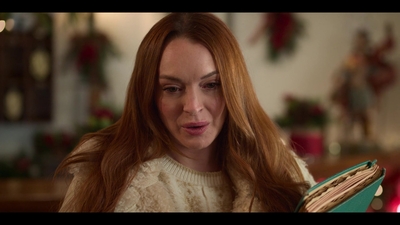 Falling_For_Christmas_2022_1080p_LLP_008760.jpg