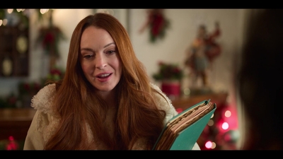 Falling_For_Christmas_2022_1080p_LLP_008770.jpg