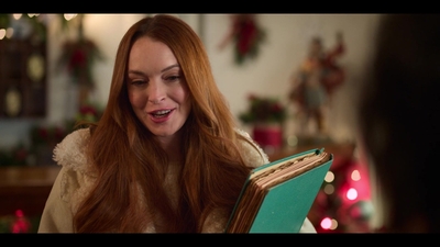Falling_For_Christmas_2022_1080p_LLP_008774.jpg