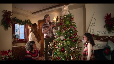 Click to view full size image
==============
Falling_For_Christmas_2022_1080p_LLP_008873.jpg Falling_For_Christmas_2022_1080p_LLP_008873.jpg