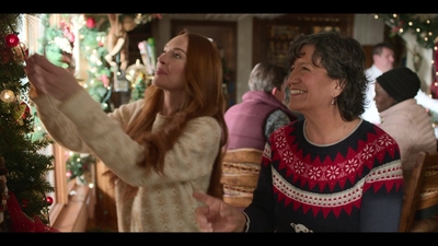 Click to view full size image
==============
Falling_For_Christmas_2022_1080p_LLP_008970.jpg Falling_For_Christmas_2022_1080p_LLP_008970.jpg