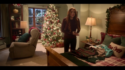 Click to view full size image
==============
Falling_For_Christmas_2022_1080p_LLP_009391.jpg Falling_For_Christmas_2022_1080p_LLP_009391.jpg