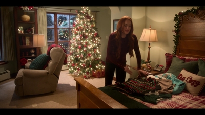 Click to view full size image
==============
Falling_For_Christmas_2022_1080p_LLP_009392.jpg Falling_For_Christmas_2022_1080p_LLP_009392.jpg