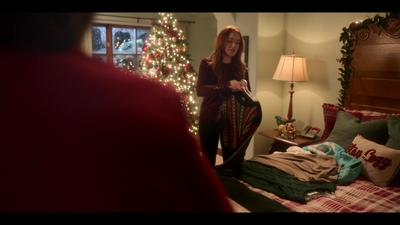 Click to view full size image
==============
Falling_For_Christmas_2022_1080p_LLP_009401.jpg Falling_For_Christmas_2022_1080p_LLP_009401.jpg