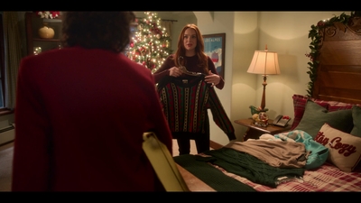 Click to view full size image
==============
Falling_For_Christmas_2022_1080p_LLP_009405.jpg Falling_For_Christmas_2022_1080p_LLP_009405.jpg