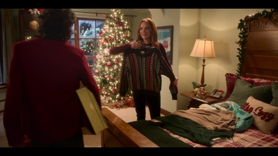 Click to view full size image
==============
Falling_For_Christmas_2022_1080p_LLP_009407.jpg Falling_For_Christmas_2022_1080p_LLP_009407.jpg