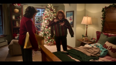 Click to view full size image
==============
Falling_For_Christmas_2022_1080p_LLP_009411.jpg Falling_For_Christmas_2022_1080p_LLP_009411.jpg