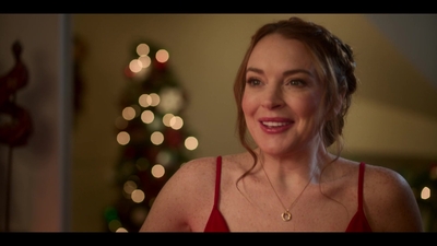 Falling_For_Christmas_2022_1080p_LLP_009750.jpg