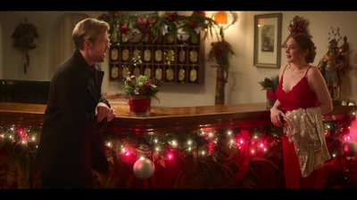 Falling_For_Christmas_2022_1080p_LLP_009786.jpg