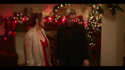 Falling_For_Christmas_2022_1080p_LLP_009844.jpg