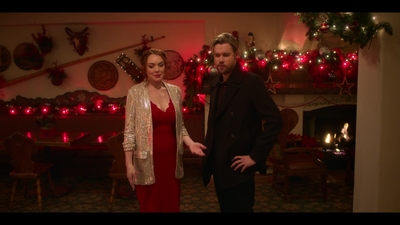 Falling_For_Christmas_2022_1080p_LLP_009856.jpg