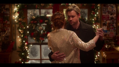 Click to view full size image
==============
Falling_For_Christmas_2022_1080p_LLP_009886.jpg Falling_For_Christmas_2022_1080p_LLP_009886.jpg